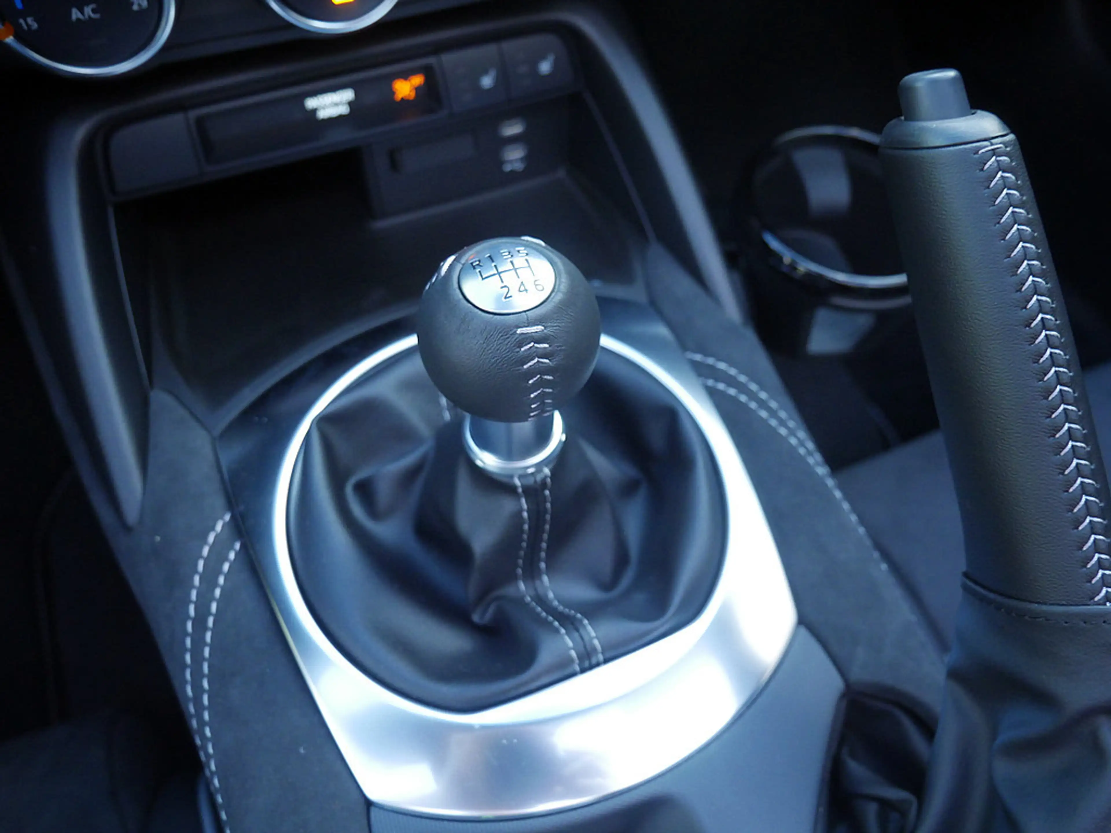 Mazda MX-5 1.5 SKYACTIV-G 136 RWD Yakudo MATRIX-LED — photo 15