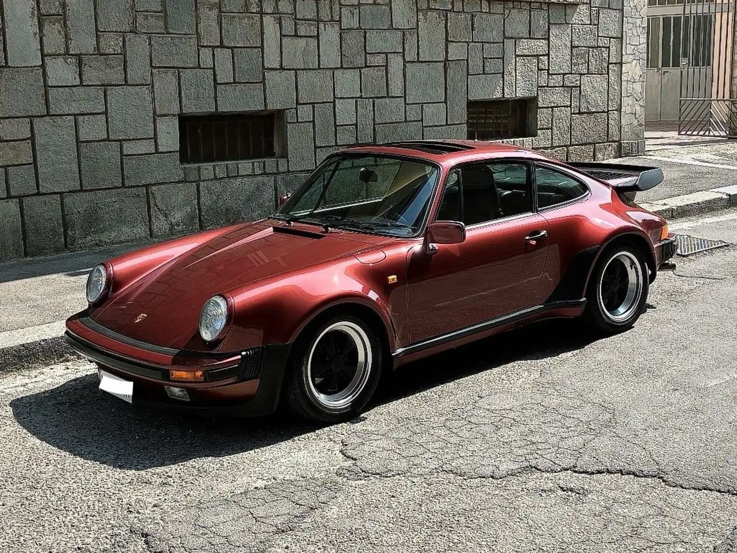Porsche 911 930 911 TURBO COUPE brončana - 1