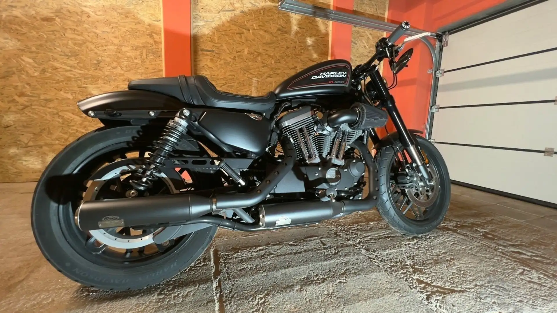 Harley-Davidson Roadster XL 1200 Чёрный - 1