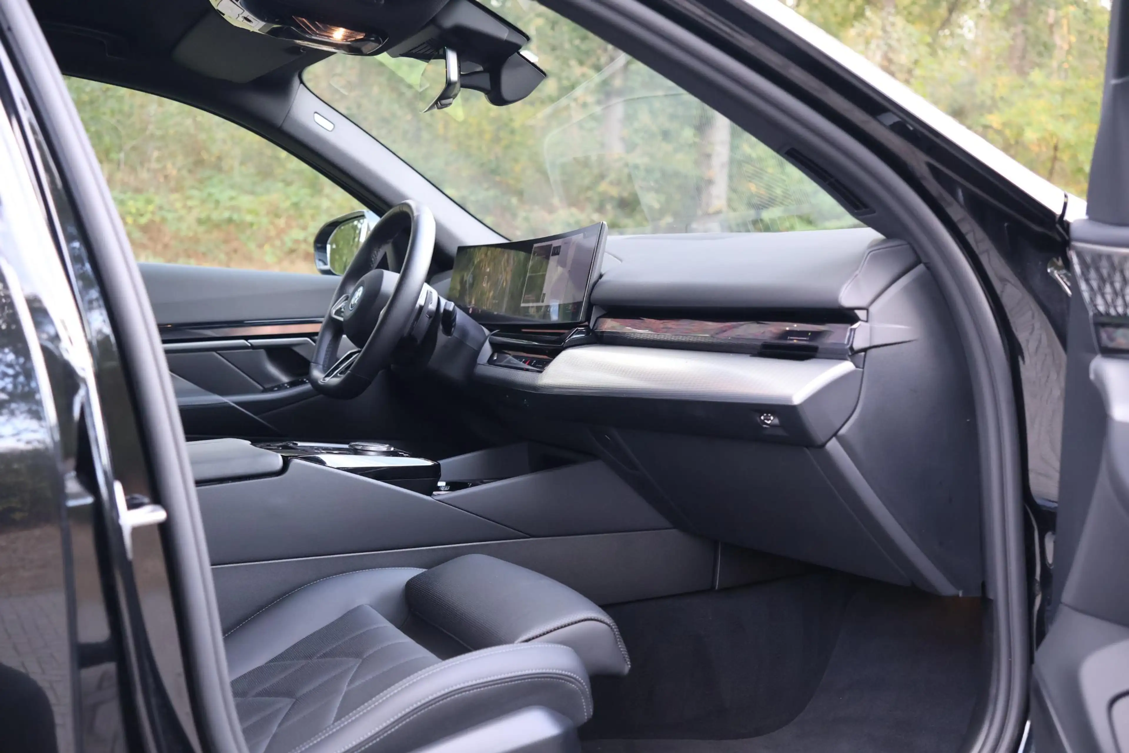 BMW 530 5-serie Touring 530e xDrive M-sport | Bowers Wilki — photo 14
