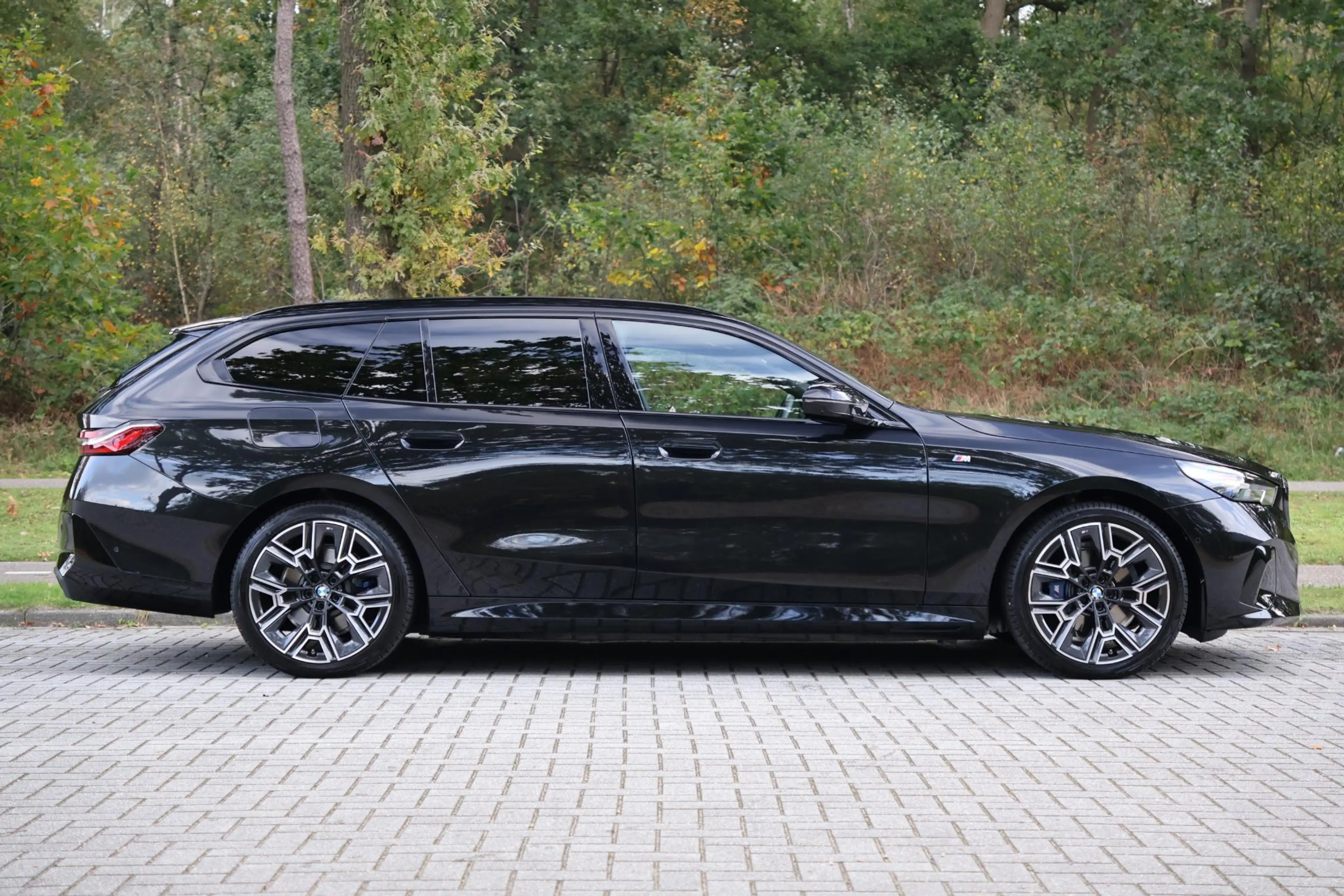 BMW 530 5-serie Touring 530e xDrive M-sport | Bowers Wilki — photo 9