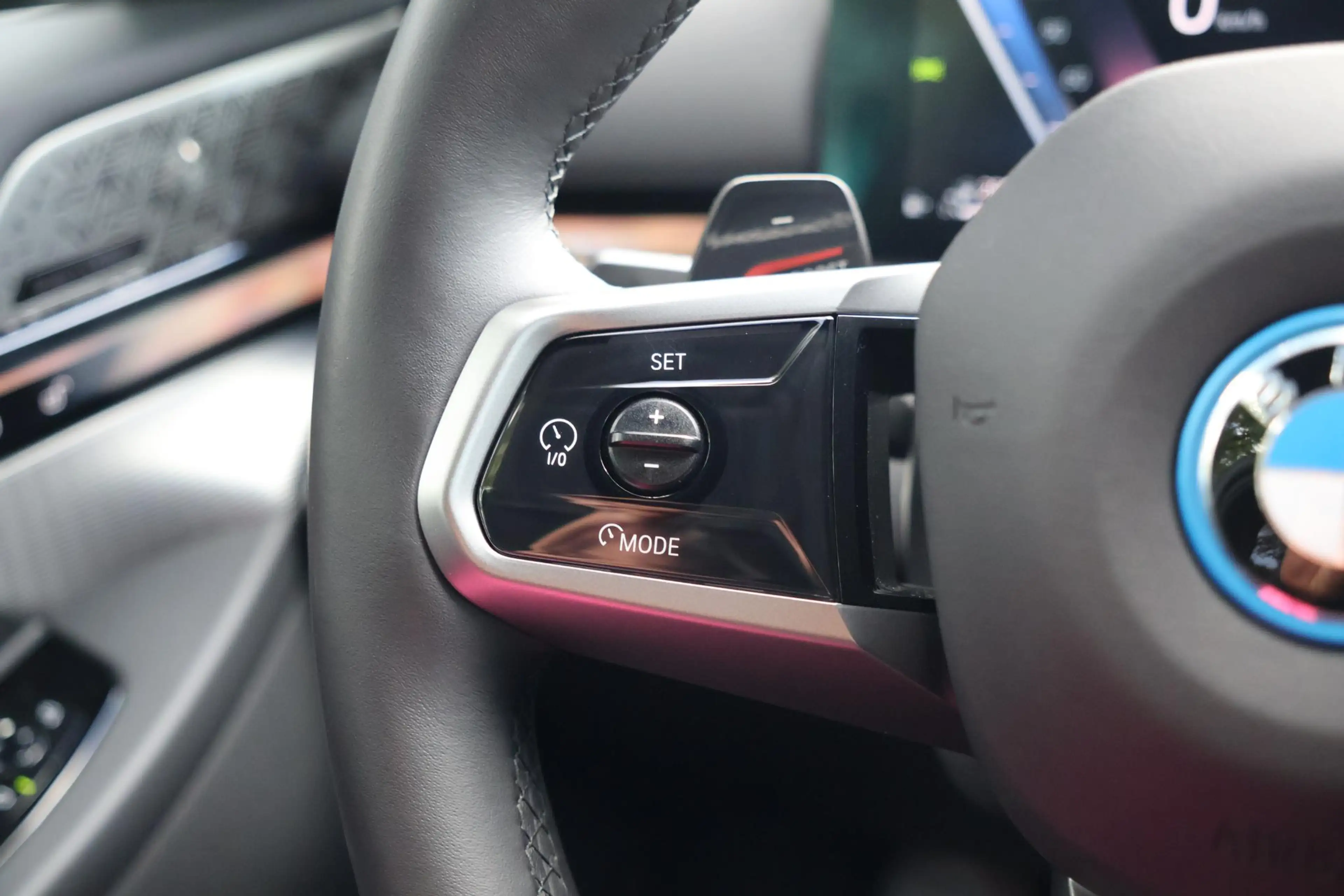 BMW 530 5-serie Touring 530e xDrive M-sport | Bowers Wilki — photo 32