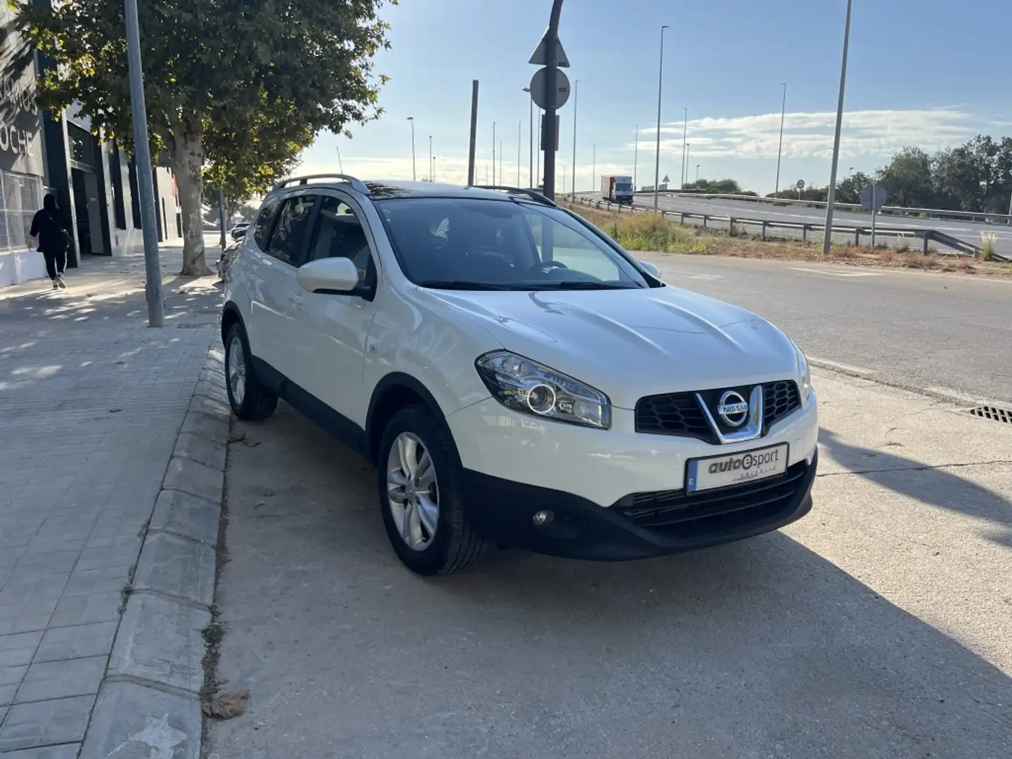 Nissan Qashqai Q+2 2.0dCi Tekna Prem. 4x2 17´´ Blanco - 2