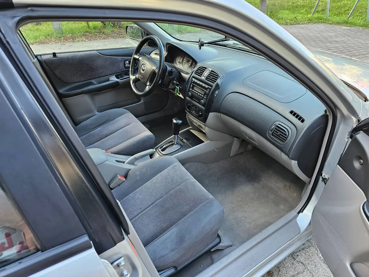 Mazda 323 1.4 S Comfort Automatik, foto 11