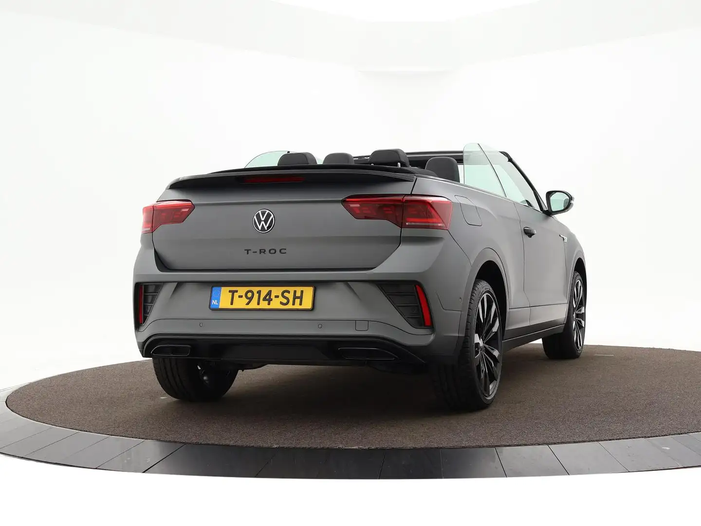 Volkswagen T-Roc Cabrio 1.5 TSI 150pk DSG R-Line Edition Grey · Cam Grijs - 2