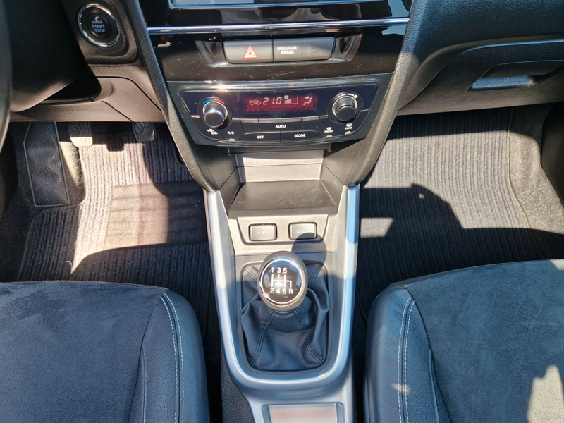 Suzuki Vitara 1.6 DDiS Comfort 4x2 Navi/Leder/Panorama — photo 11