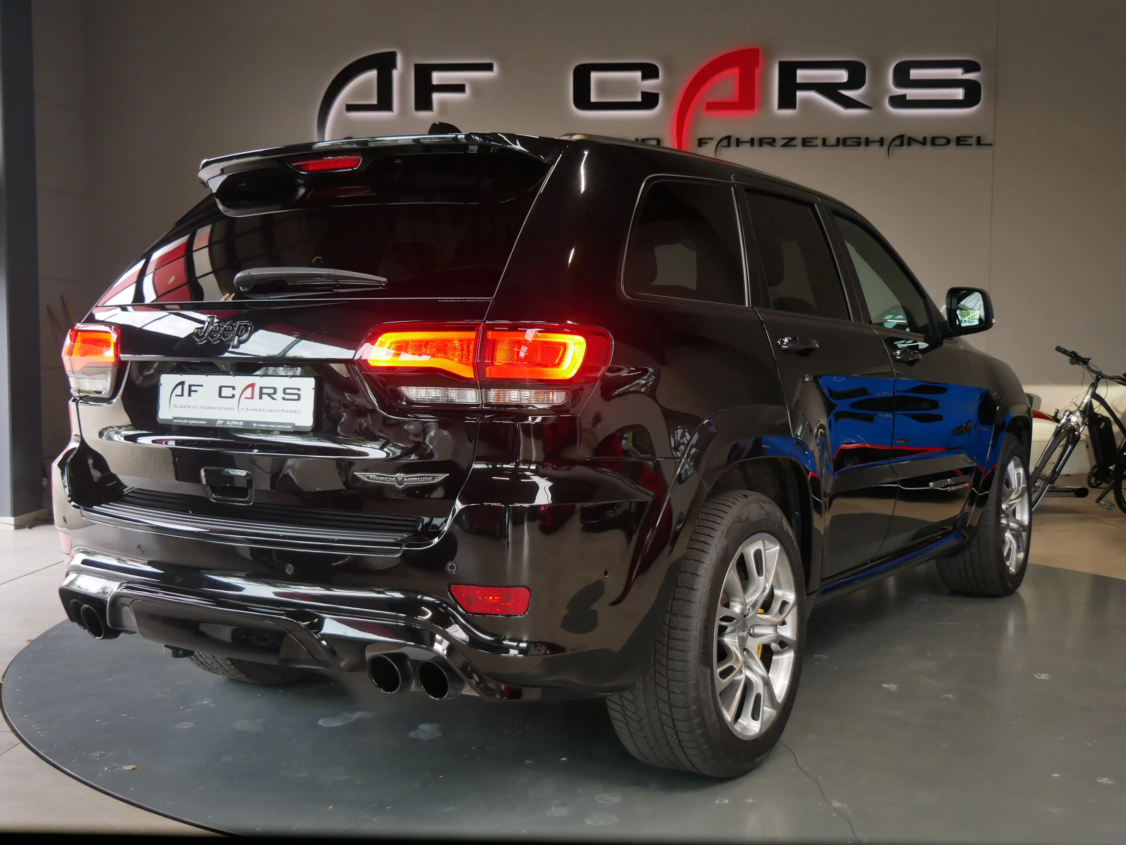 Jeep Grand Cherokee 6.2 V8 Trackhawk Supercharged ACC — photo 5