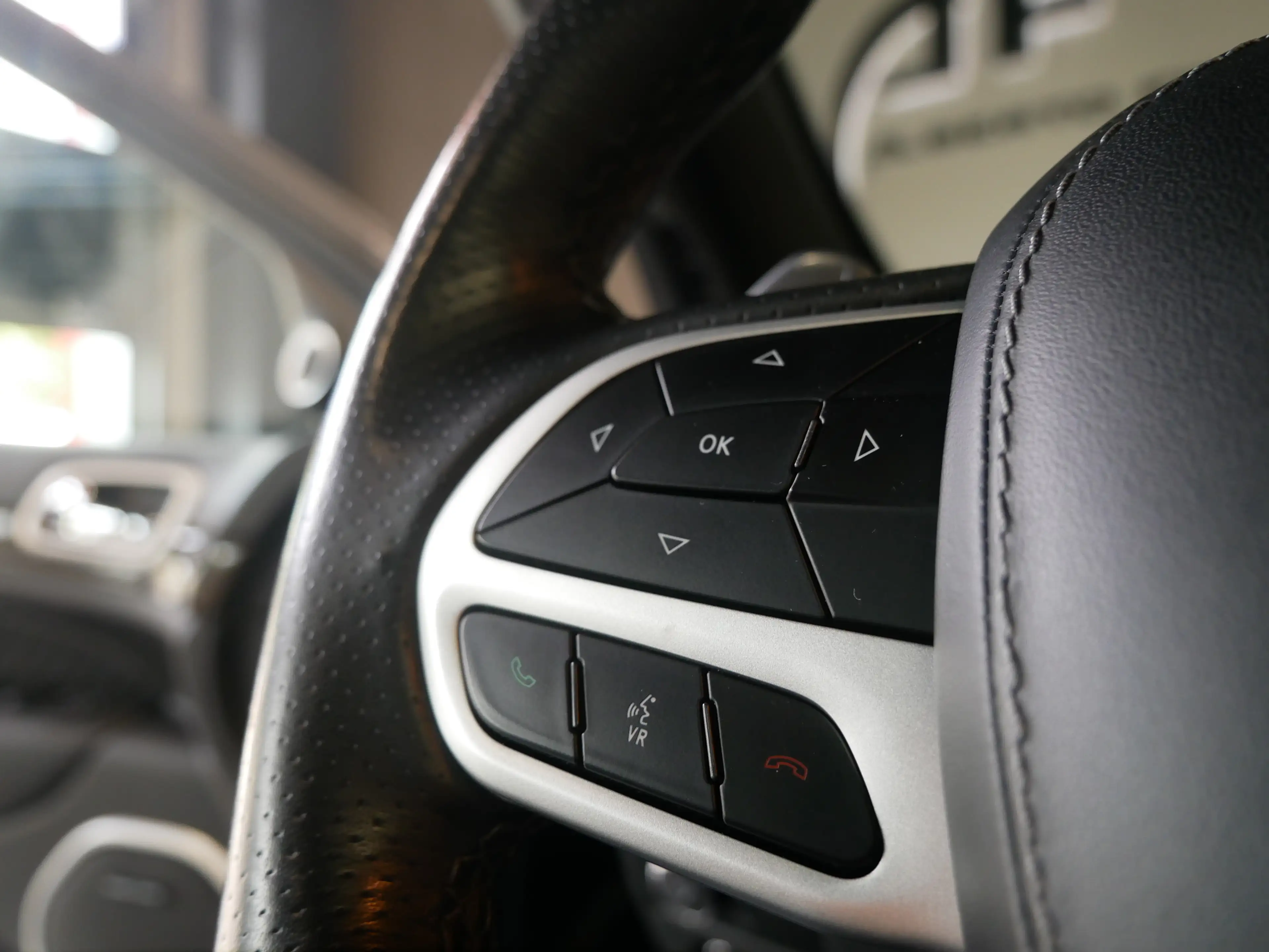 Jeep Grand Cherokee 6.2 V8 Trackhawk Supercharged ACC — photo 19