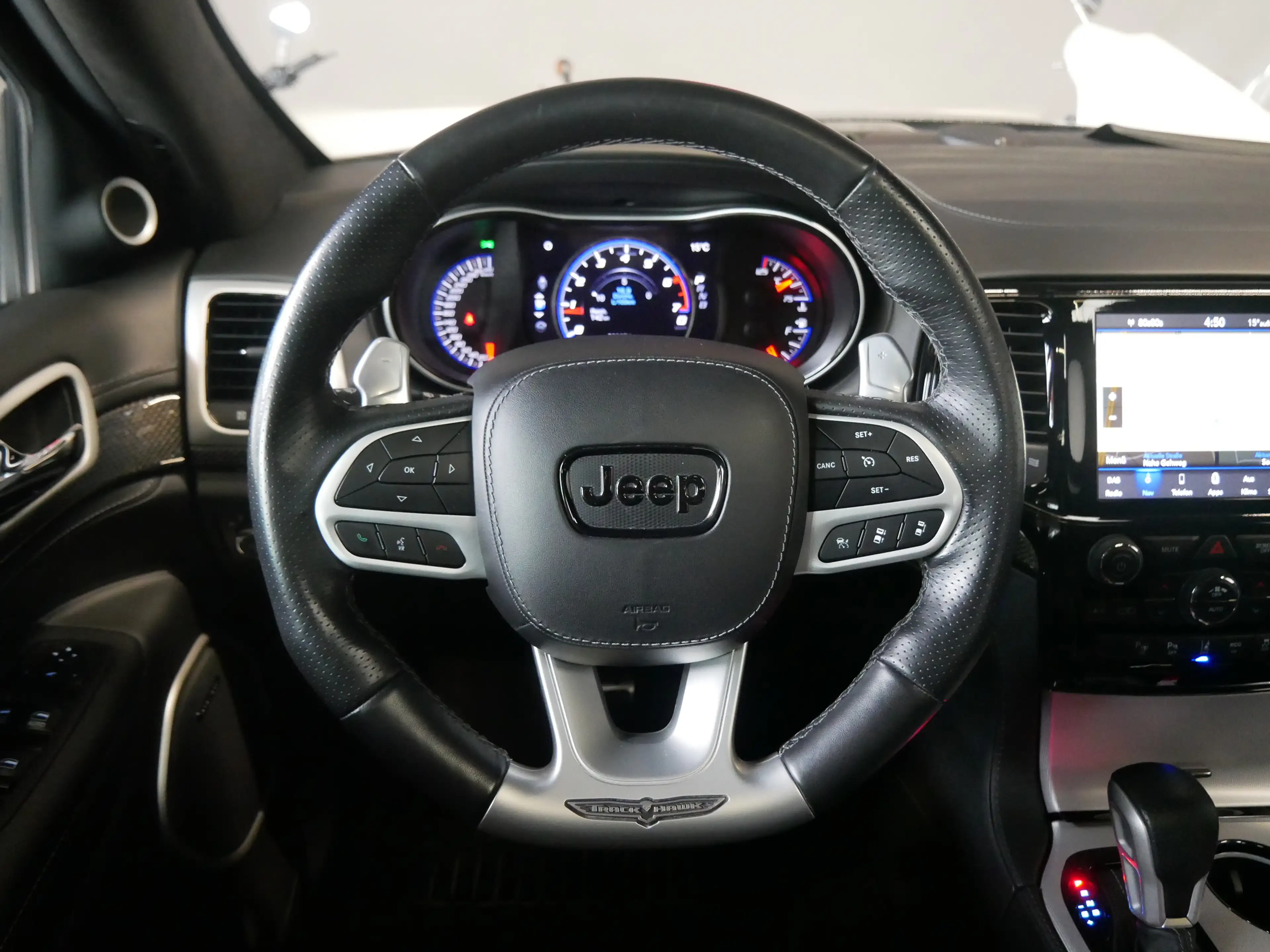 Jeep Grand Cherokee 6.2 V8 Trackhawk Supercharged ACC — photo 14