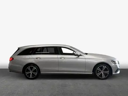 Annonce voiture d'occasion Mercedes-Benz E 400 - CARADIZE