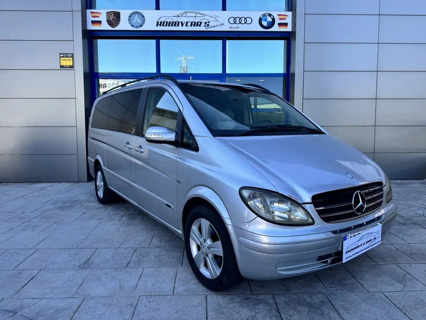 Mercedes-Benz Viano 3.0CDI Fun Larga Aut. Gris - 2