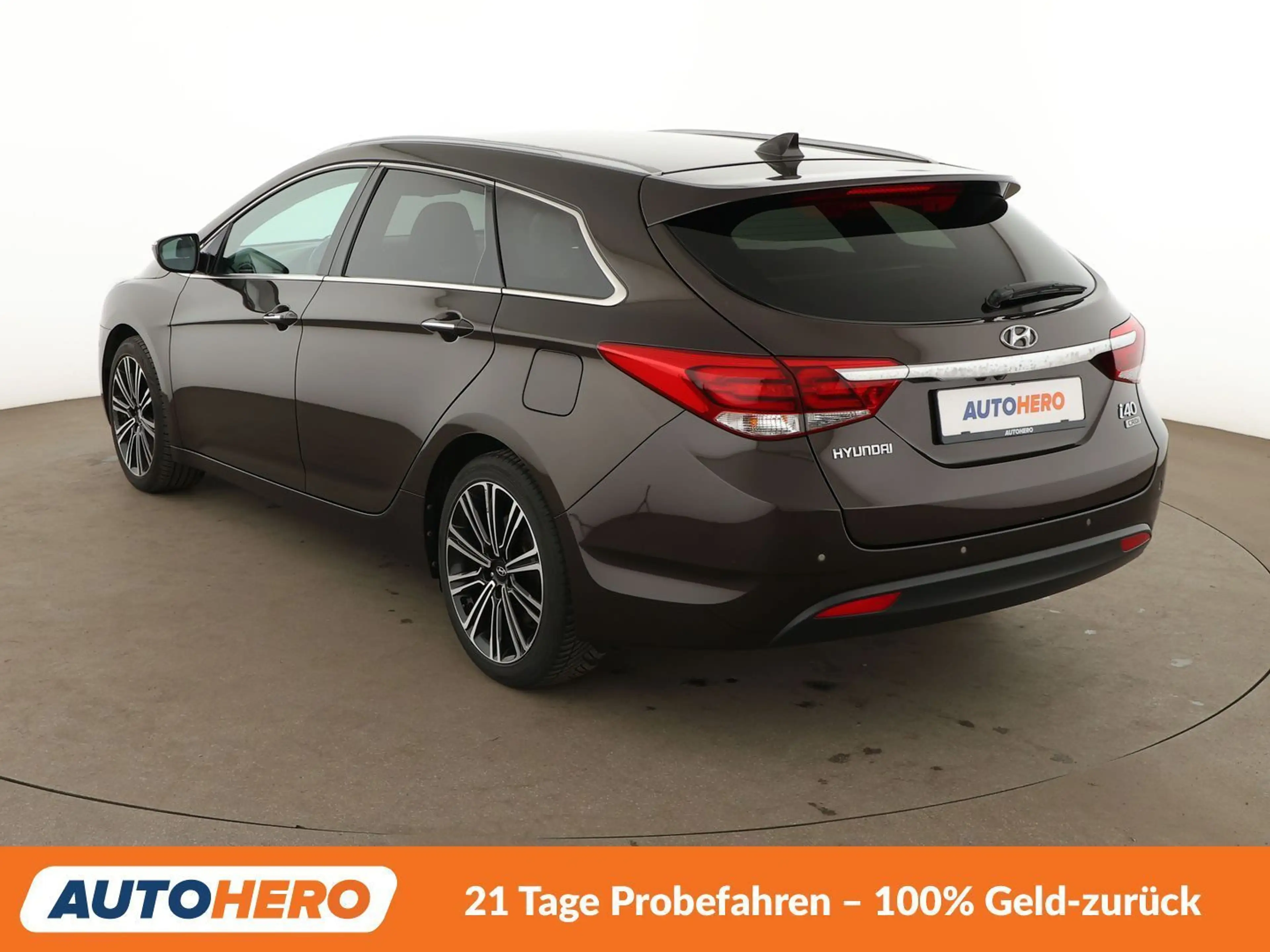 Hyundai i40 1.7 CRDi Premium Blue Aut.NAVI*TEMPO*CAM*PDC*SHZ* — photo 4