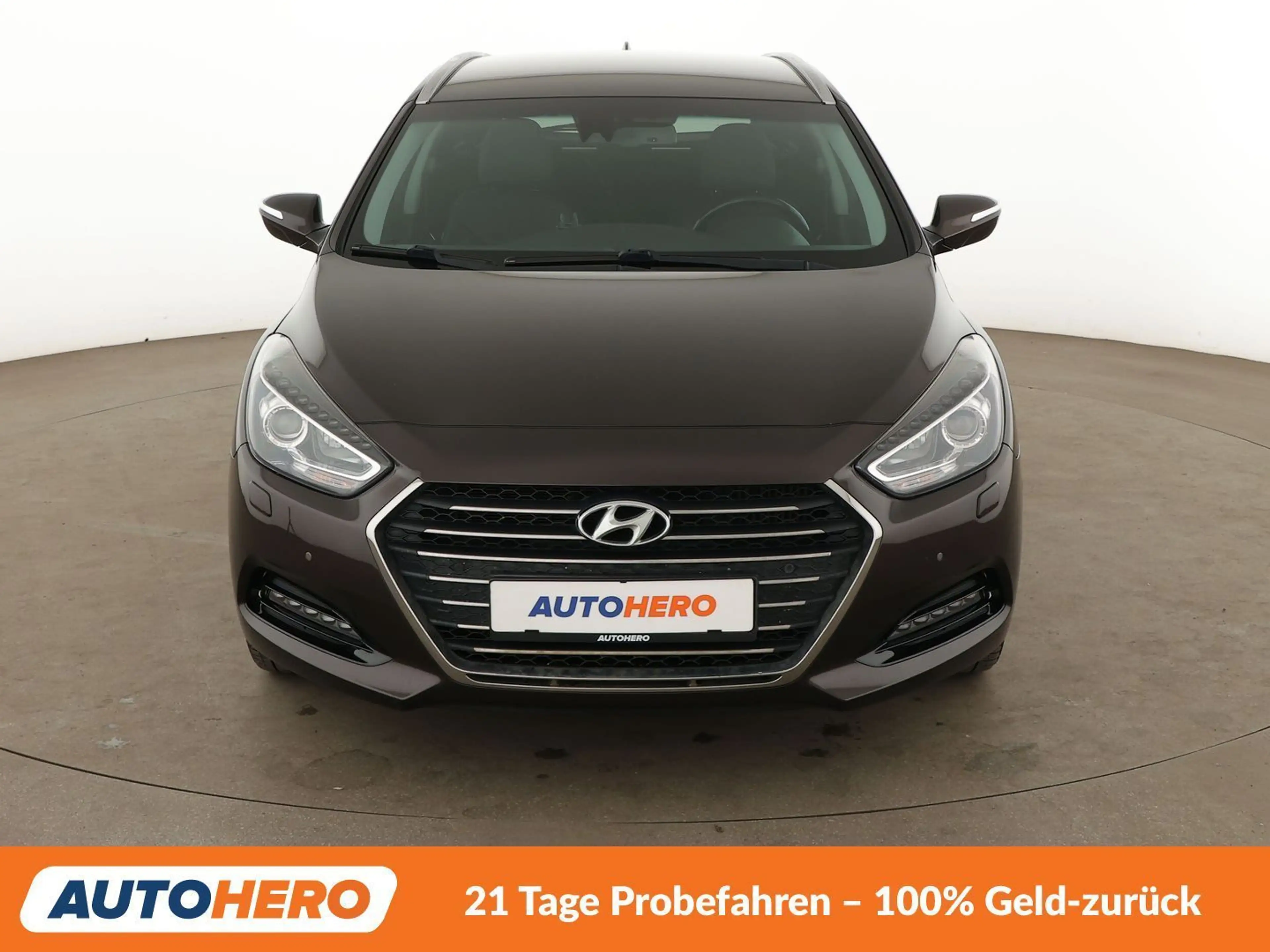 Hyundai i40 1.7 CRDi Premium Blue Aut.NAVI*TEMPO*CAM*PDC*SHZ* — photo 9