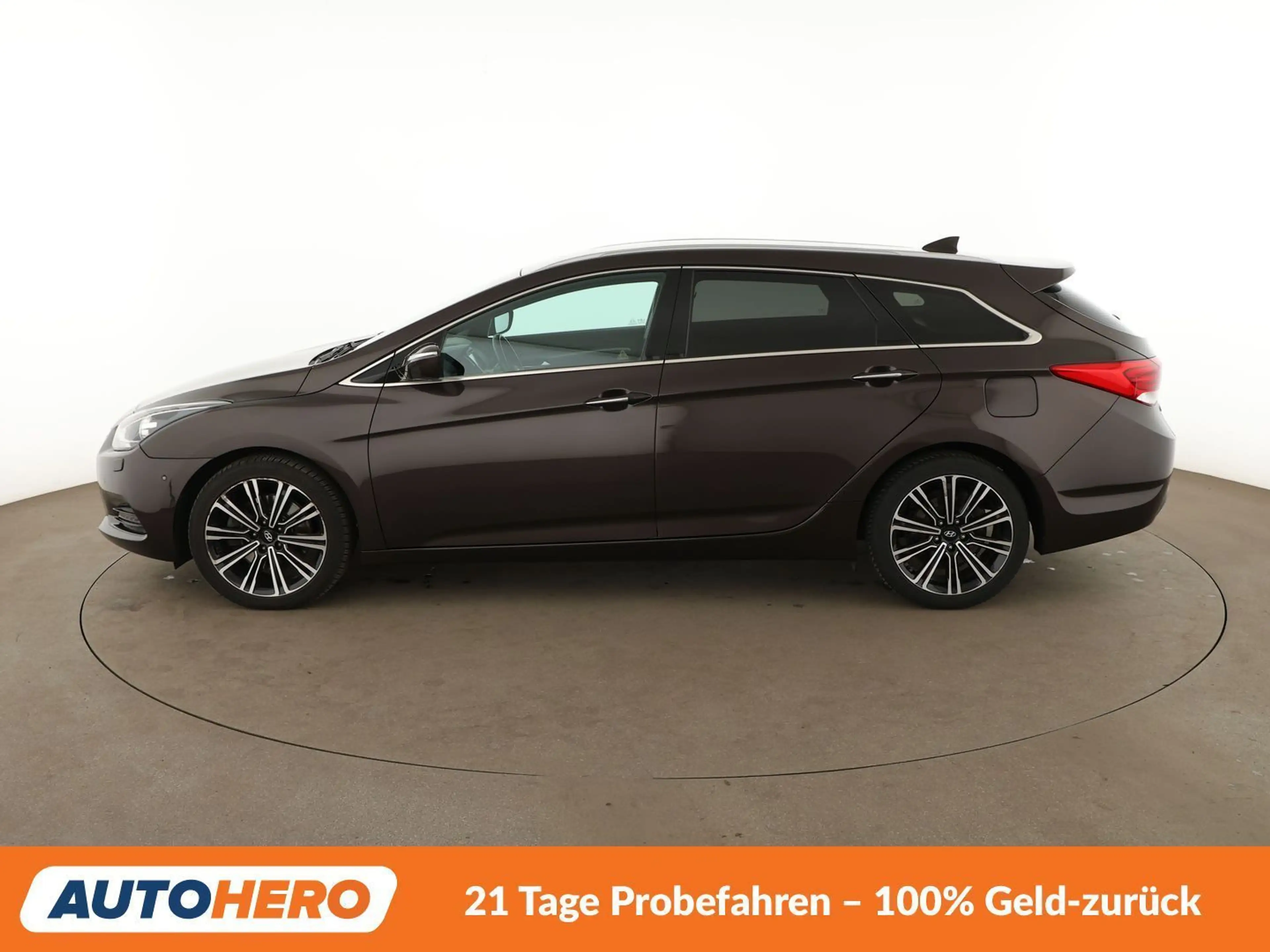 Hyundai i40 1.7 CRDi Premium Blue Aut.NAVI*TEMPO*CAM*PDC*SHZ* — photo 3