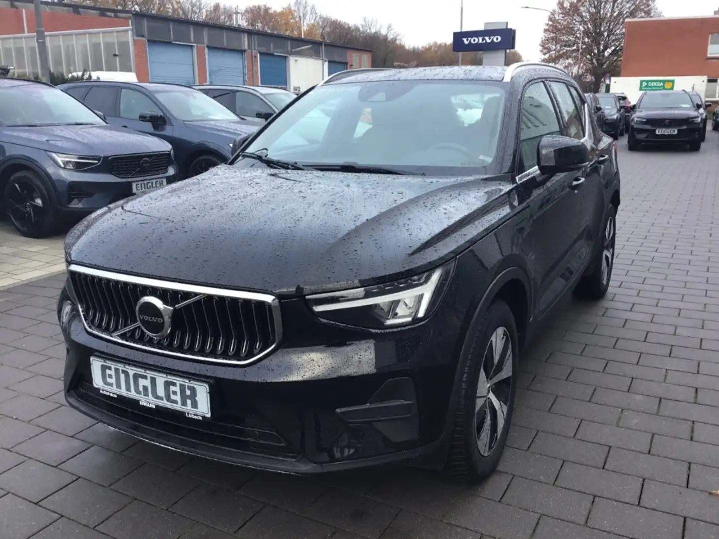 Volvo XC40 T4 Core Recharge Stdhzg. Cam Navi Schwarz - 2