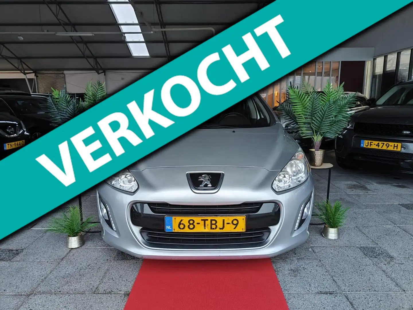 Peugeot 308 SW 1.6 e-HDI Executive PANO NAVI FACELIFT! Grijs - 1