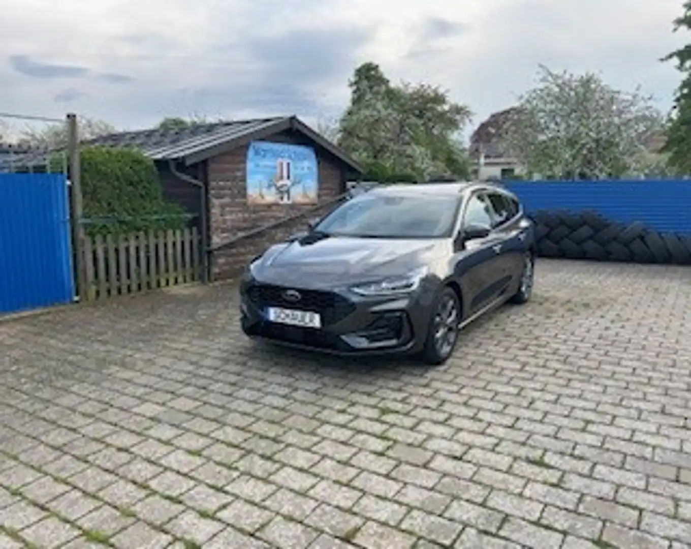 Ford Focus ST-Line X Mild Hybrid Grau - 1