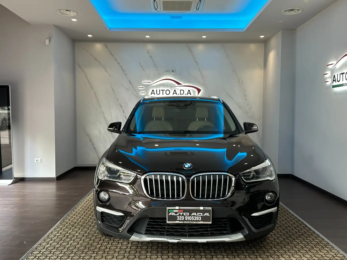 BMW X1 X1 sDrive18d xLine Noir - 1