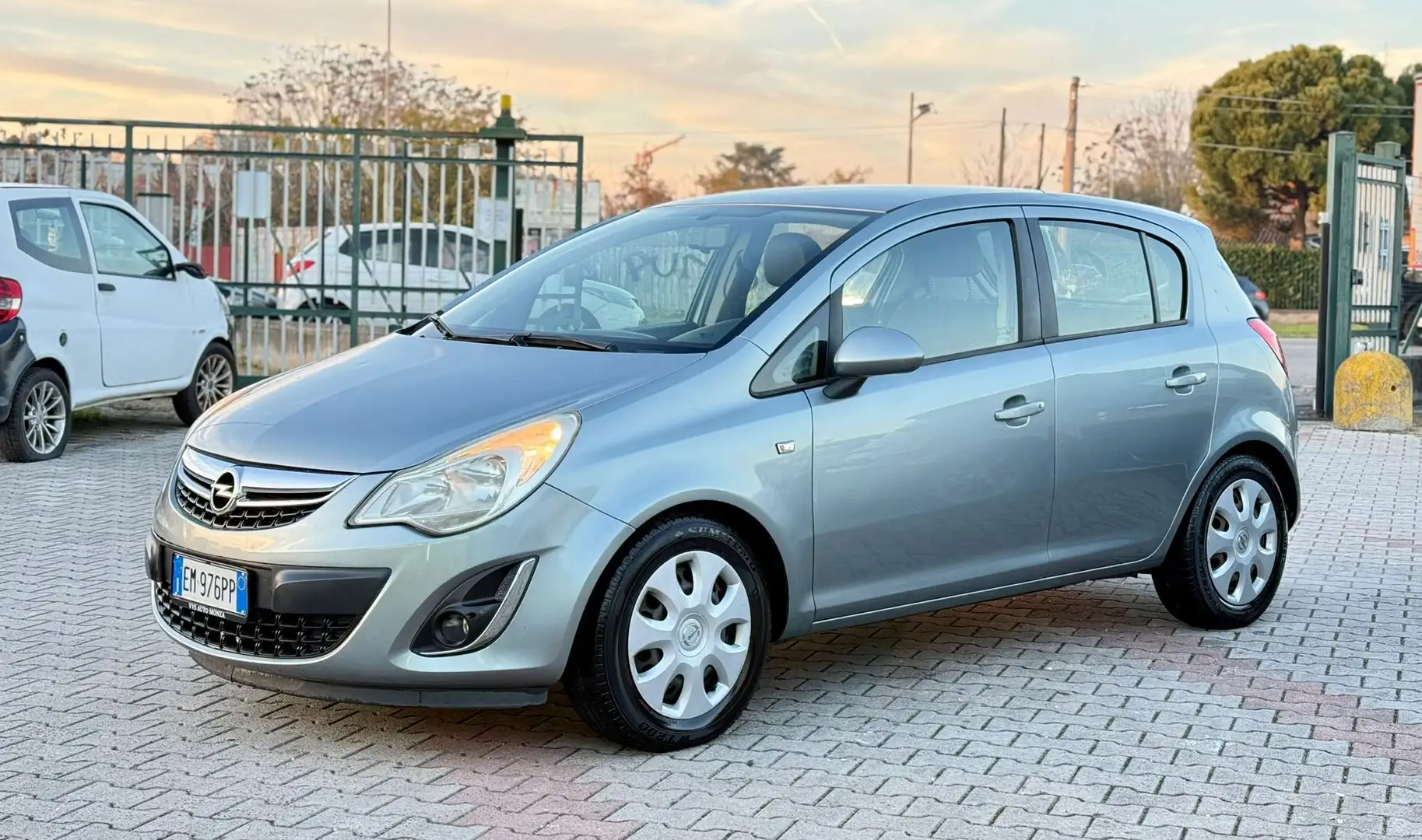 Opel Corsa 1.2 Edition (elective) Gpl-tech 85cv Gris - 1