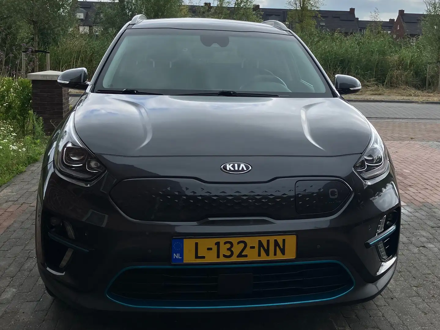 Kia Niro ExecutiveLine|64kwh|Navi|Stoelverwarming|Climate Grijs - 1