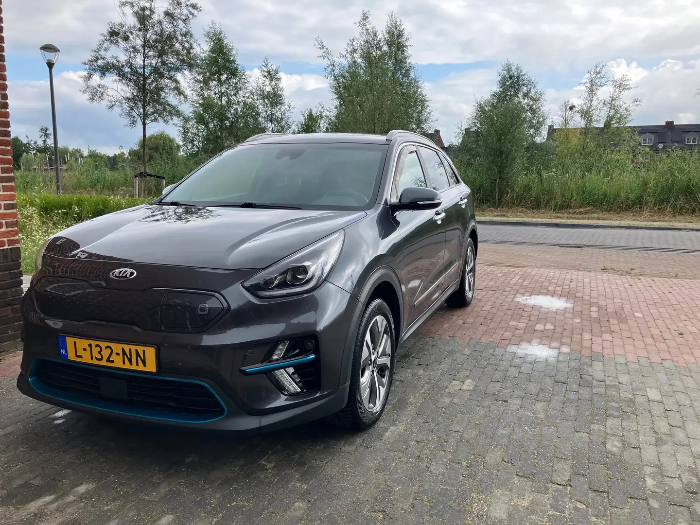 Kia Niro ExecutiveLine|64kwh|Navi|Stoelverwarming|Climate Grijs - 2
