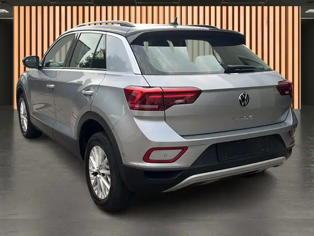 Volkswagen T-Roc view 22