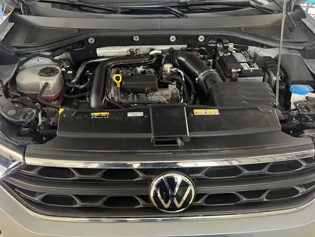 Volkswagen T-Roc view 19