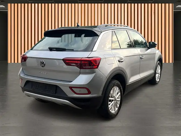 Volkswagen T-Roc view 24