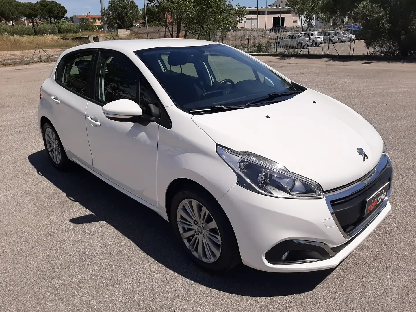 Peugeot 208 5p 1.6 bluehdi Active 75cv Blanc - 1