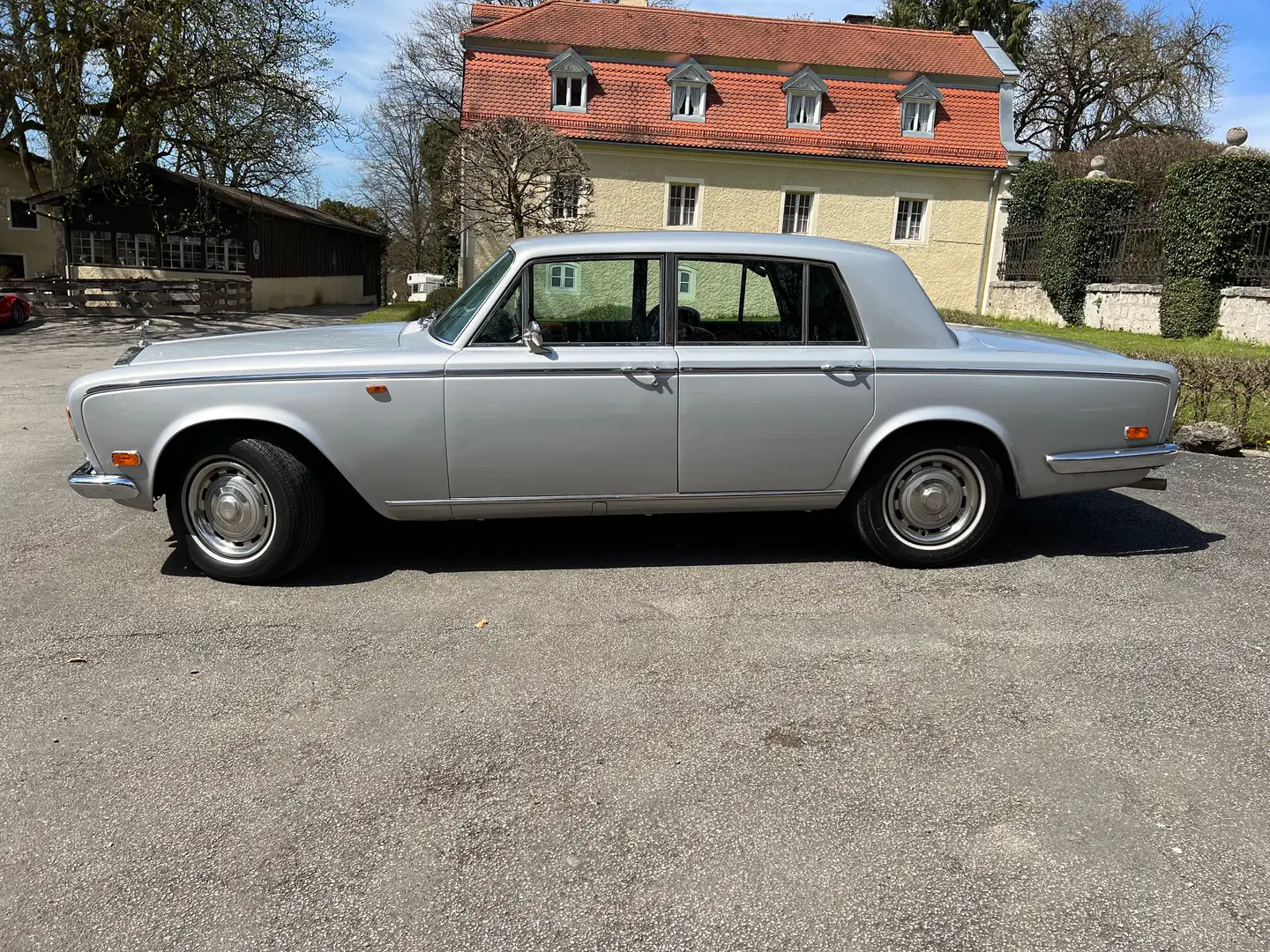 Rolls-Royce Silver Shadow srebrna - 2