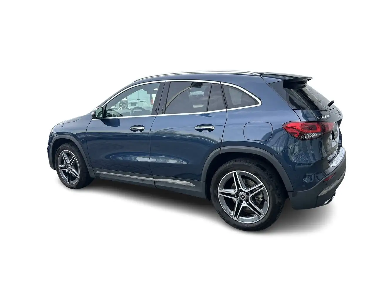 Mercedes-Benz GLA снимка Mercedes-Benz GLA