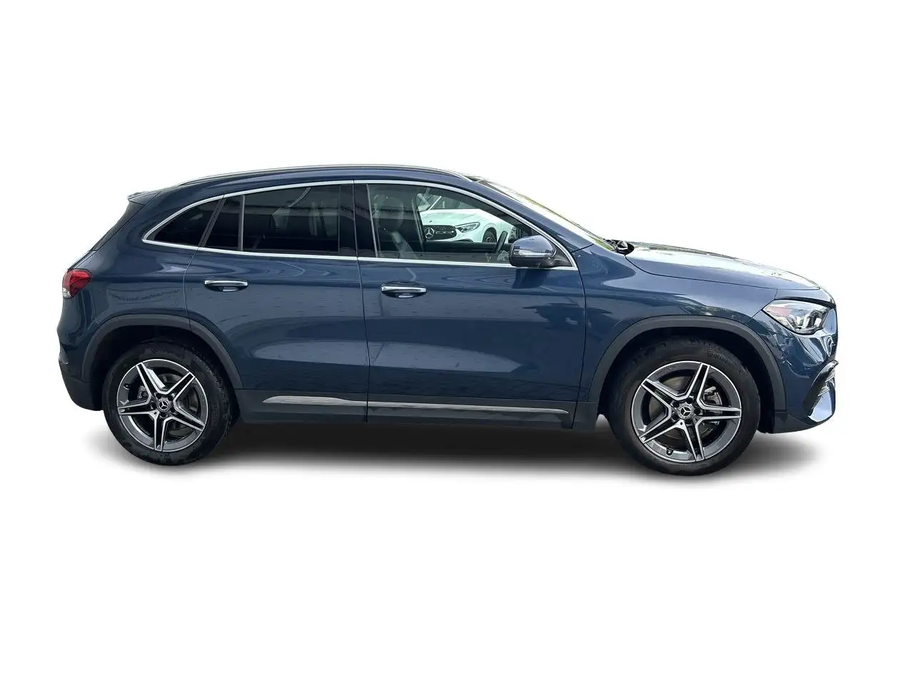 Mercedes-Benz GLA снимка Mercedes-Benz GLA