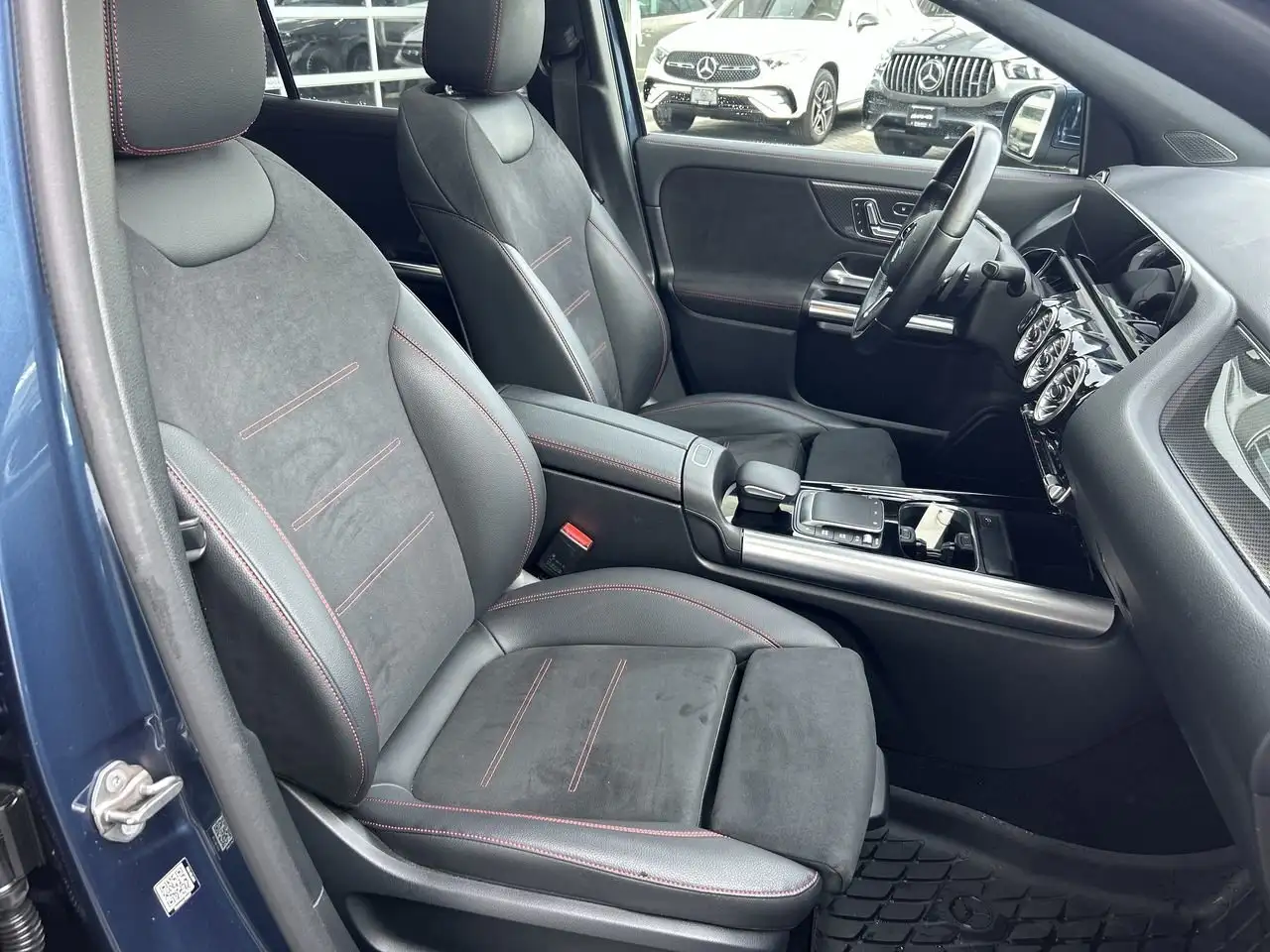 Mercedes-Benz GLA снимка Mercedes-Benz GLA