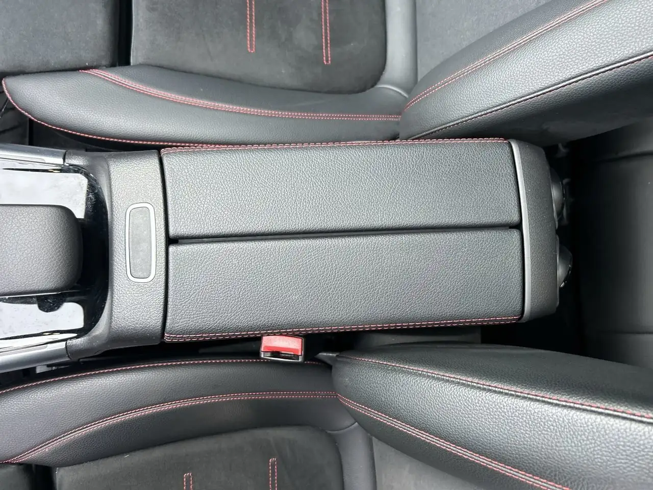 Mercedes-Benz GLA снимка Mercedes-Benz GLA