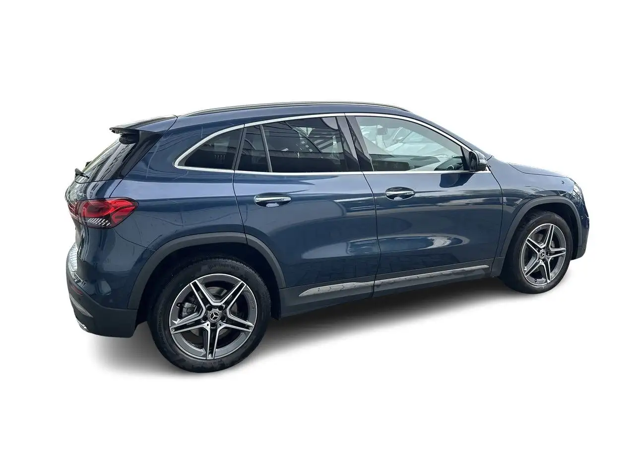 Mercedes-Benz GLA снимка Mercedes-Benz GLA