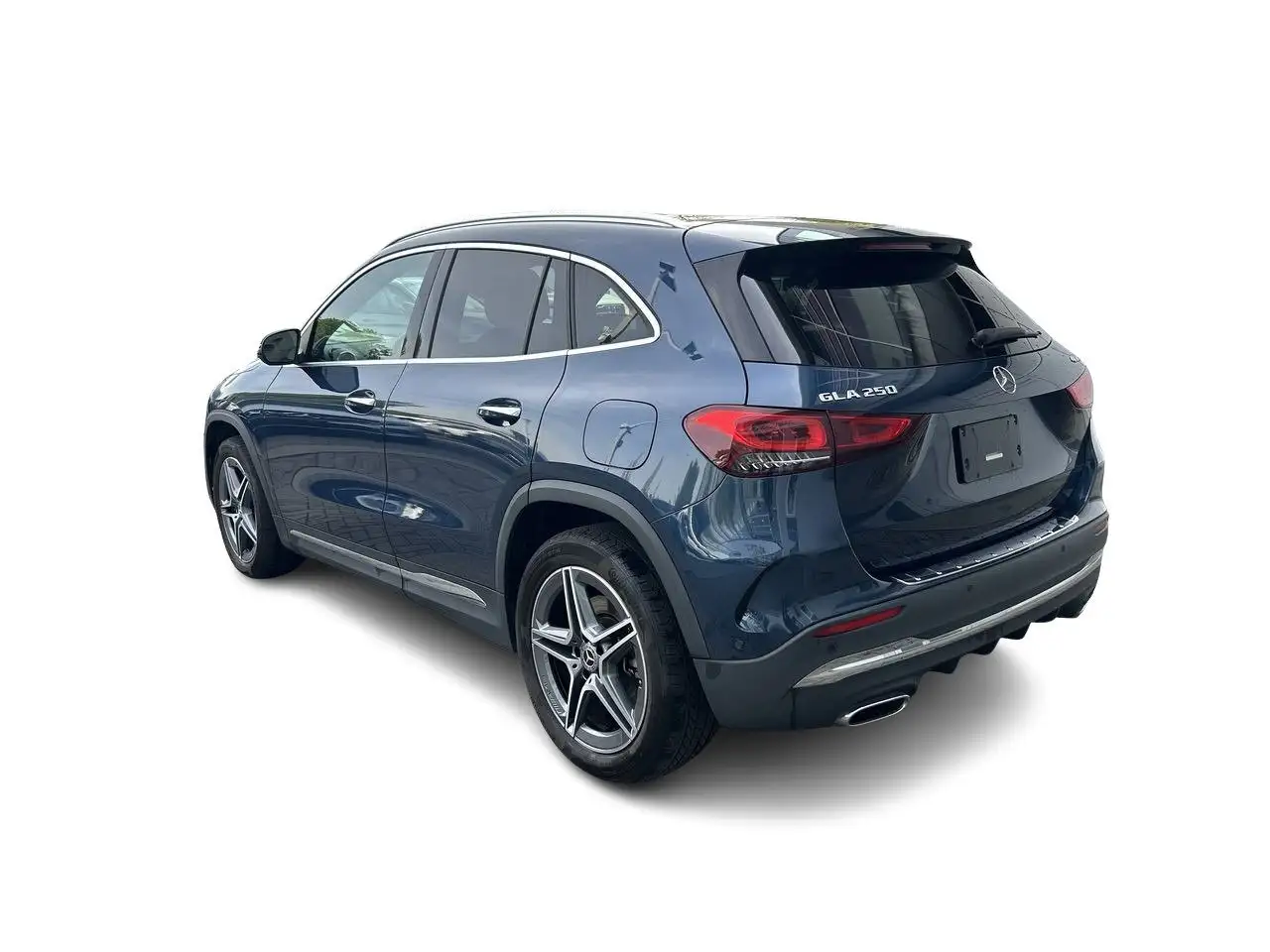 Mercedes-Benz GLA снимка Mercedes-Benz GLA