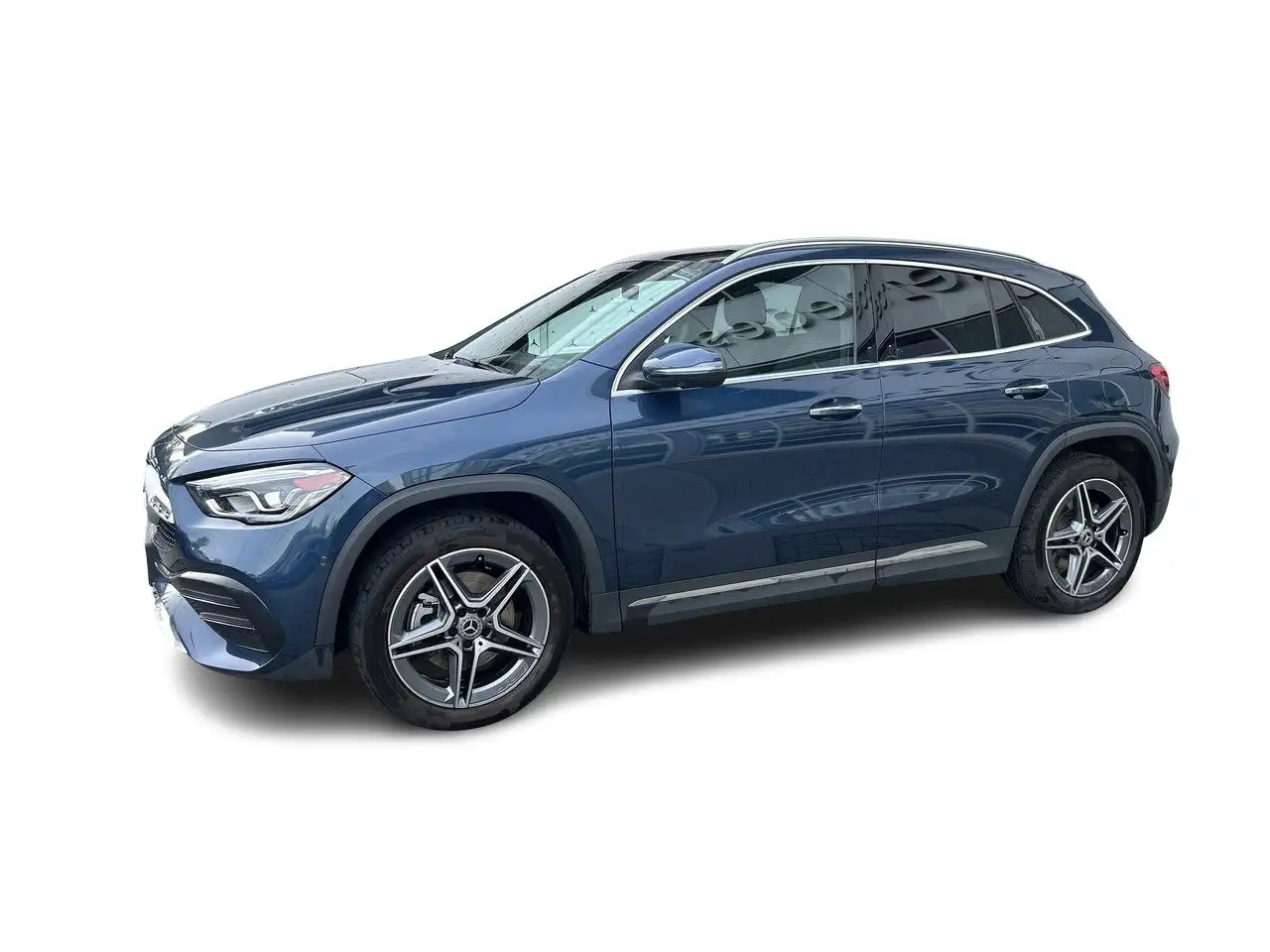 Mercedes-Benz GLA снимка Mercedes-Benz GLA
