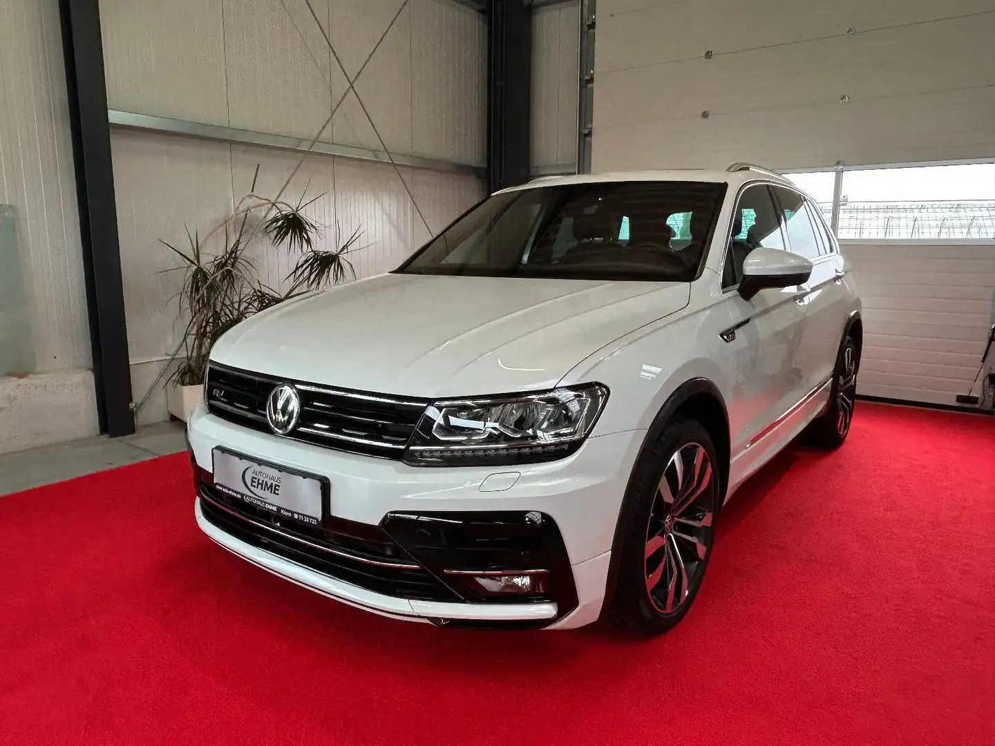 Volkswagen Tiguan R-Line 2.0 TDI DSG 4M *PANO*360°*AHK* Weiß - 1