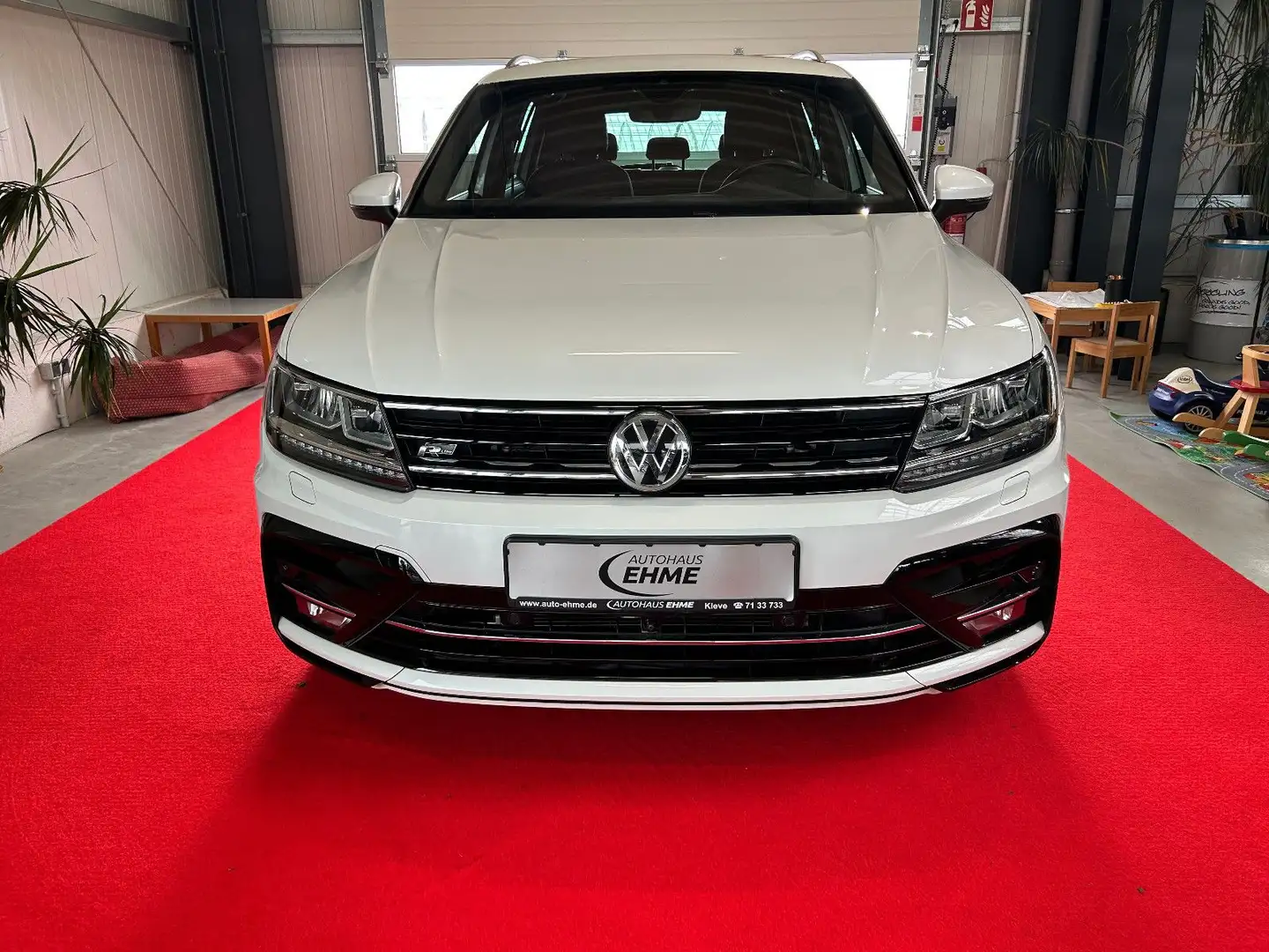 Volkswagen Tiguan R-Line 2.0 TDI DSG 4M *PANO*360°*AHK* Weiß - 2