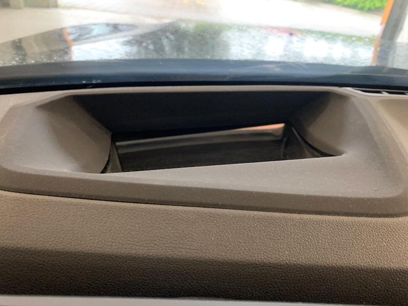 BMW 330 e Touring DrivingAss LED+ PANO HUD KEYLESS — photo 15