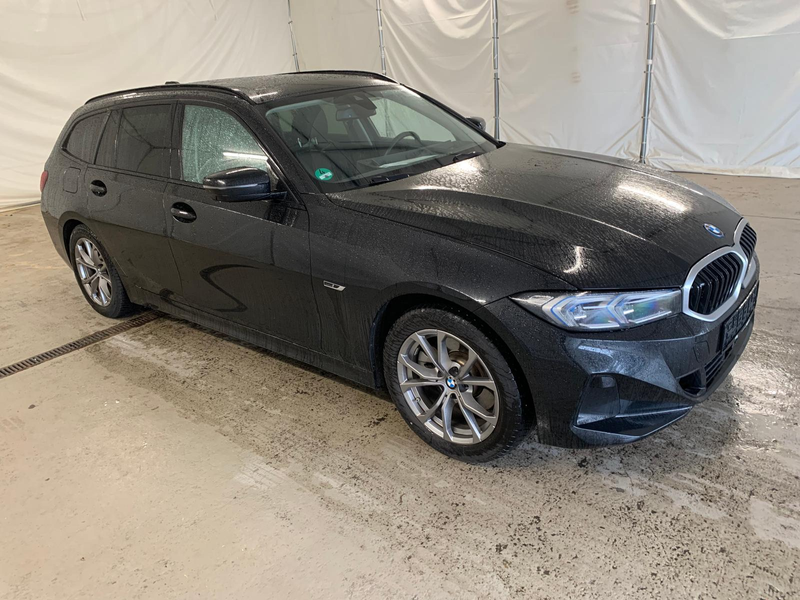 BMW 330 e Touring DrivingAss LED+ PANO HUD KEYLESS — photo 2