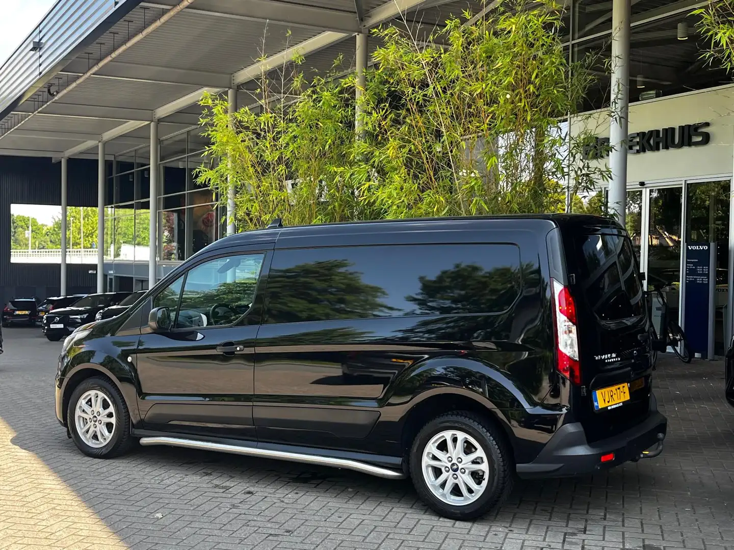 Ford Transit Connect 1.5 EcoBlue L2 Trend HP | Apple Carplay/Android Au Zwart - 2
