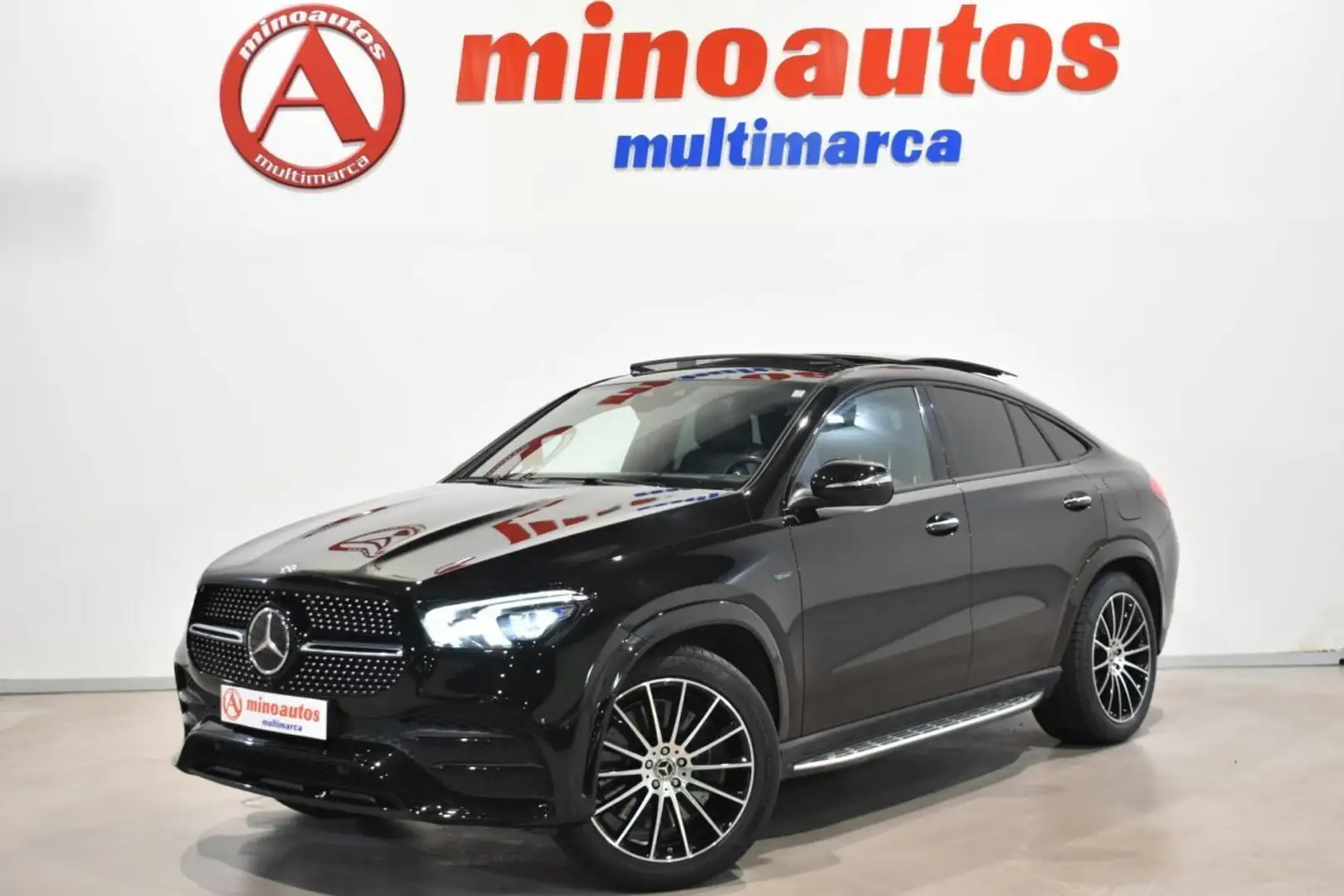 Mercedes-Benz 320 350D CV 4MATIC 9G-TRONIC AMG LINE Zwart - 2