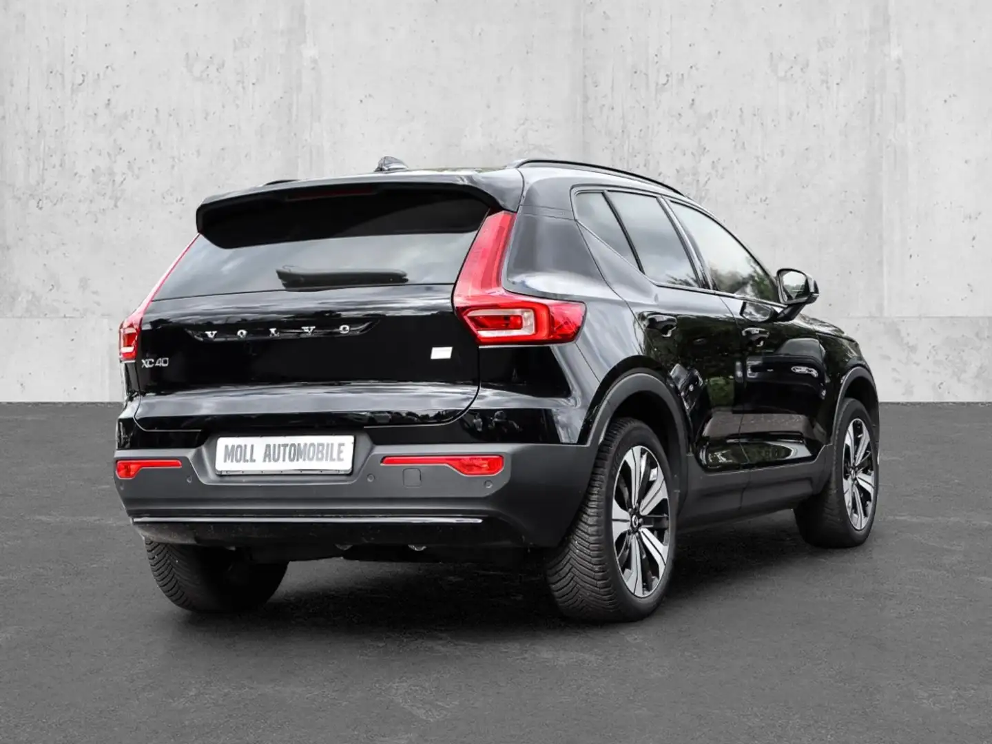 Volvo XC40 Plus Recharge Pure Electric 2WD StandHZG Digitales Schwarz - 2