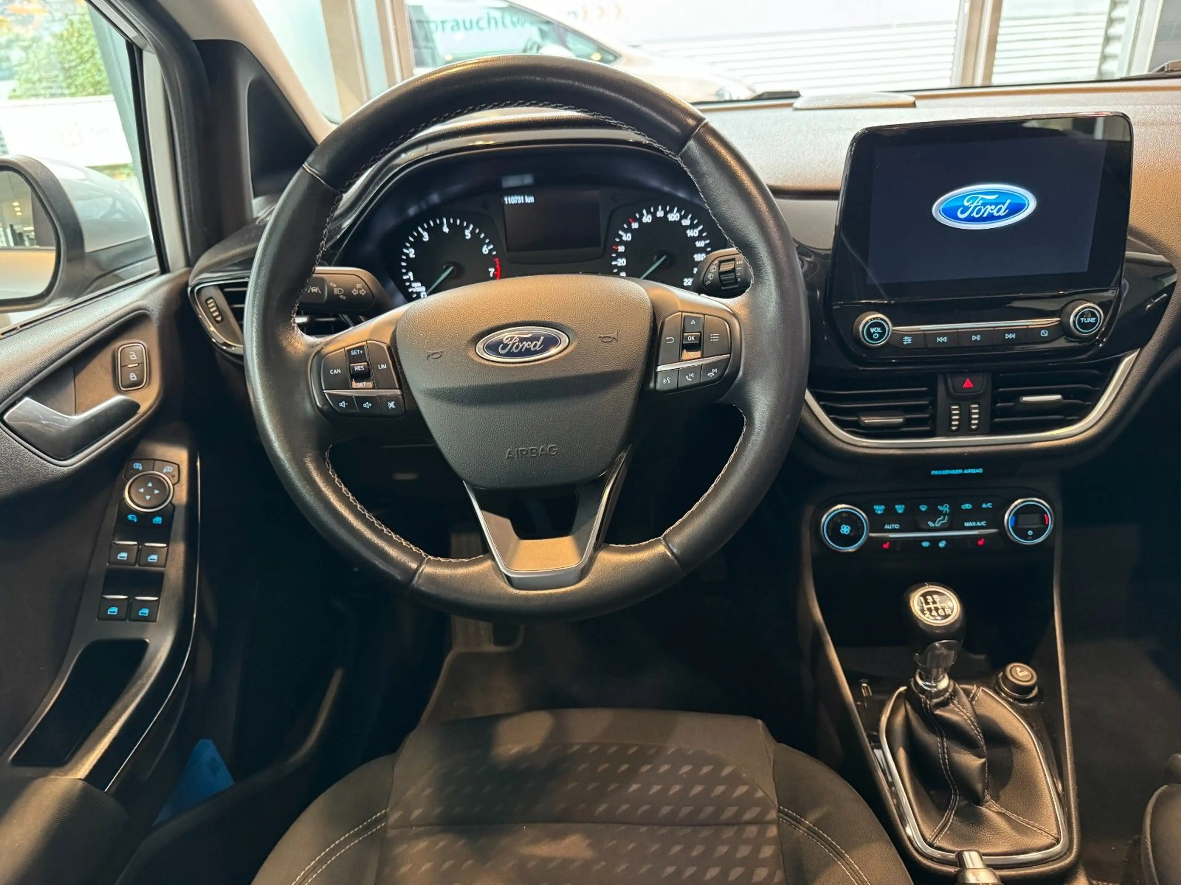 Ford Fiesta Titanium — photo 9