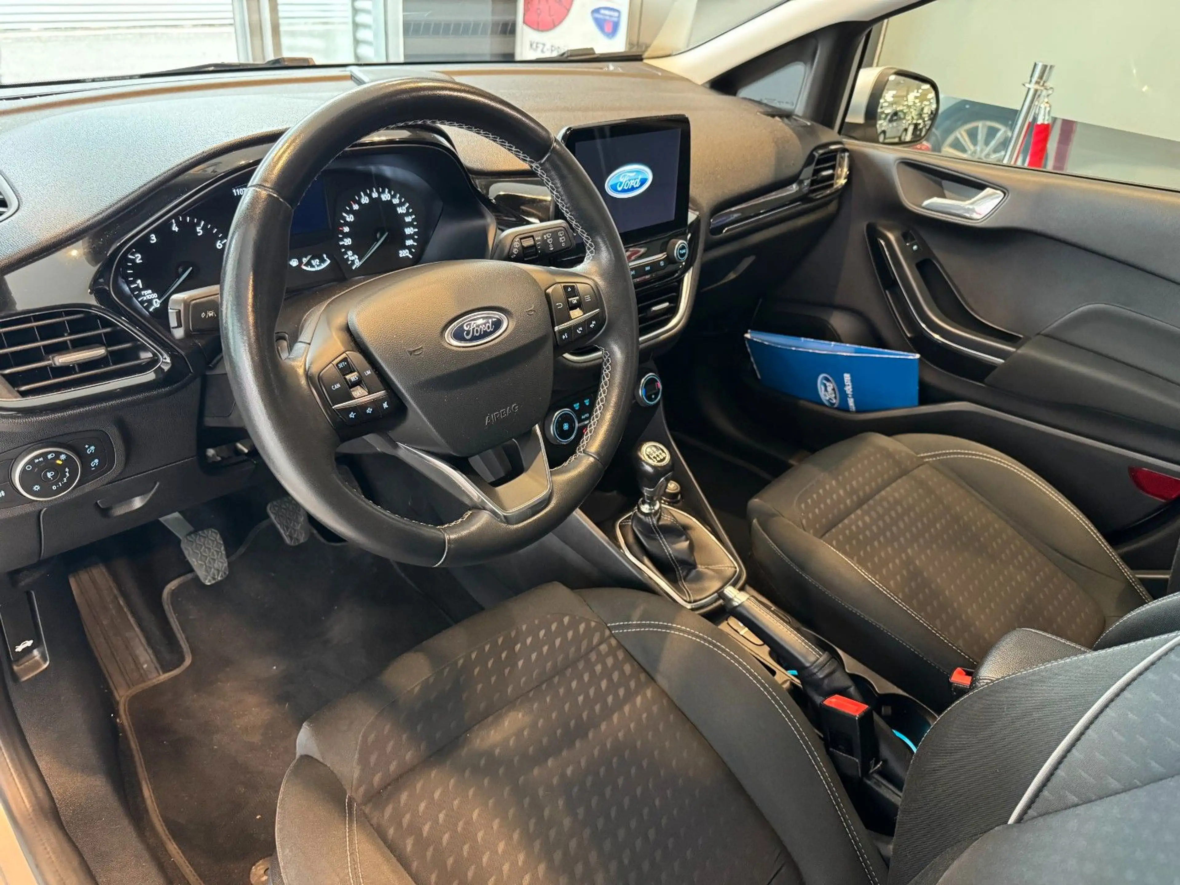 Ford Fiesta Titanium — photo 7