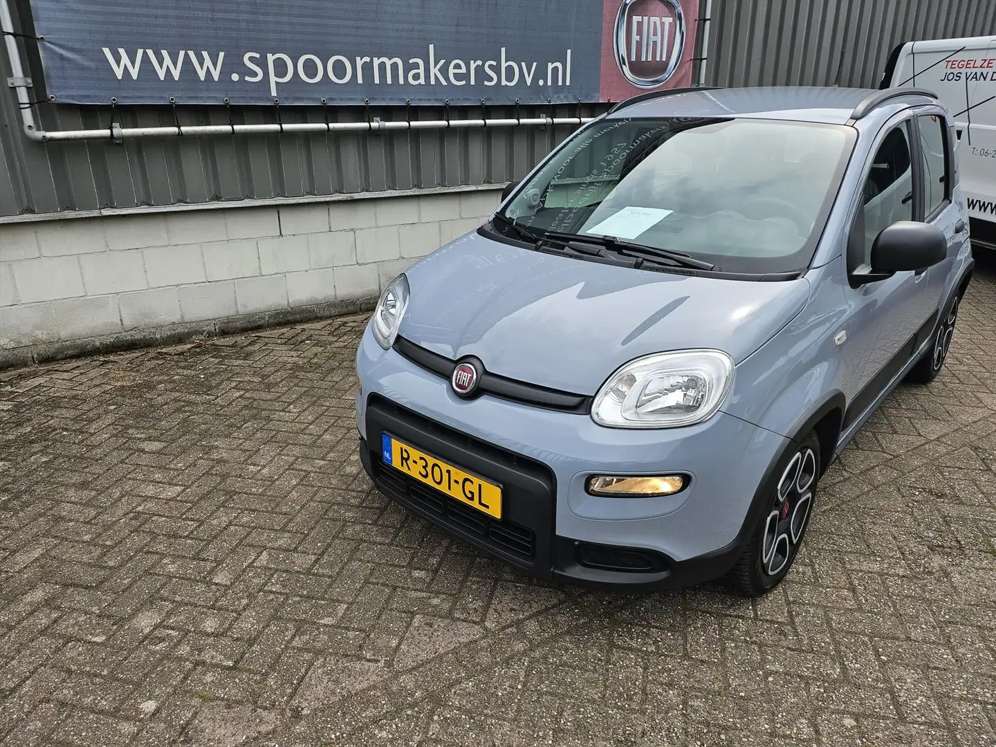 Fiat Panda 1.0 70pk Hybrid Life Grijs - 1