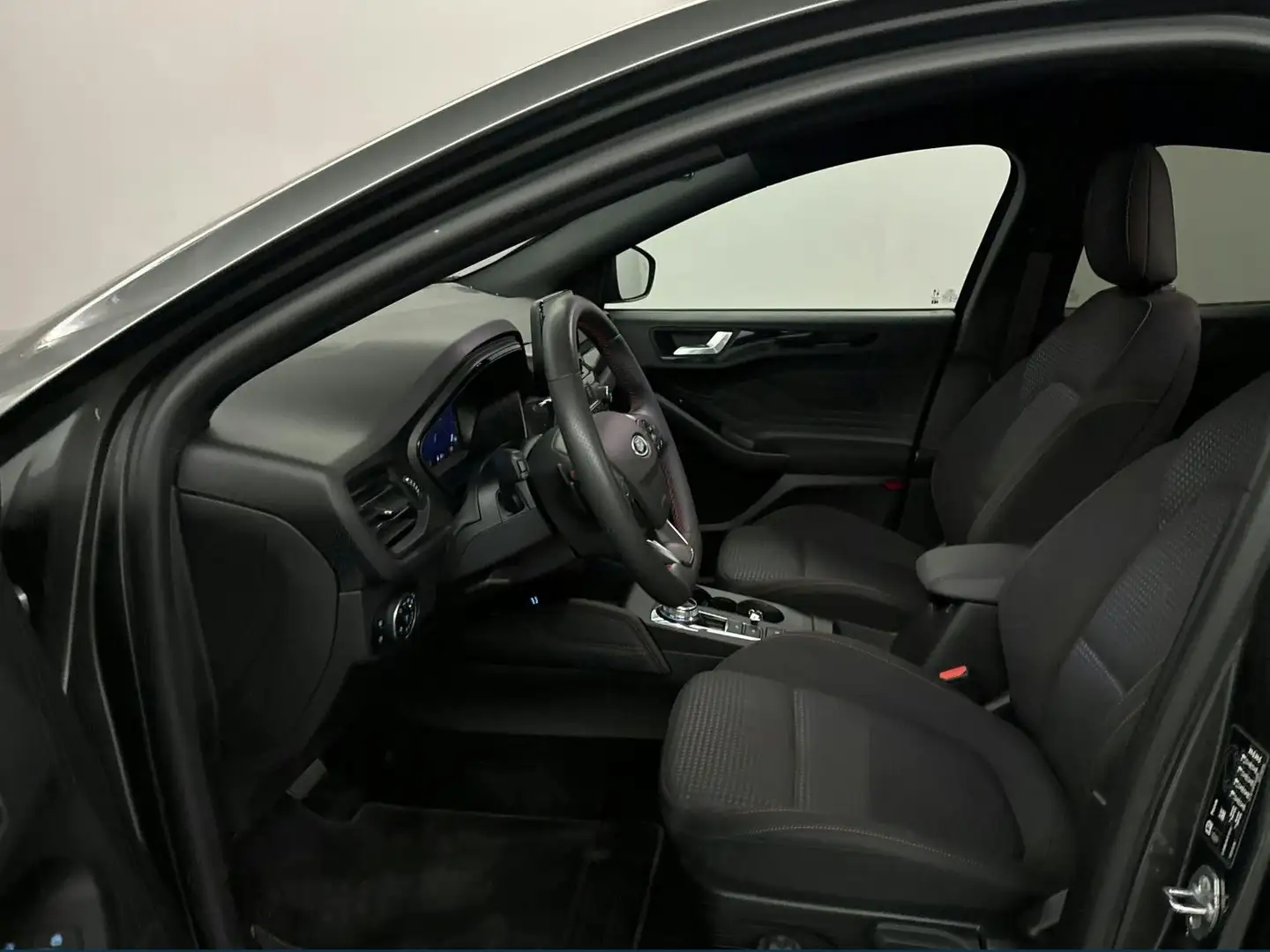 Ford Focus 1.5 EcoBoost ST Line X I LED I Camera I Stoelverwa Grijs - 2