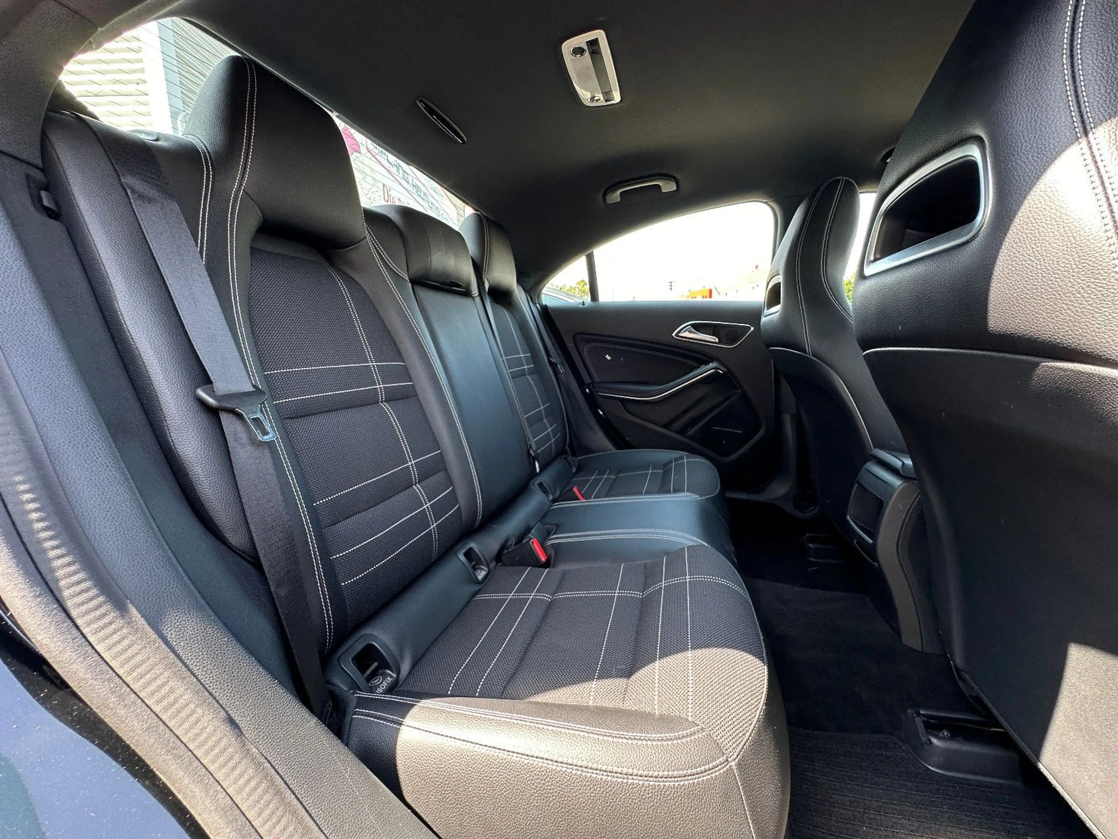 Mercedes-Benz CLA 200 CDI Navi/Bi-Xenon/SH/MeConnect/PDC — photo 13
