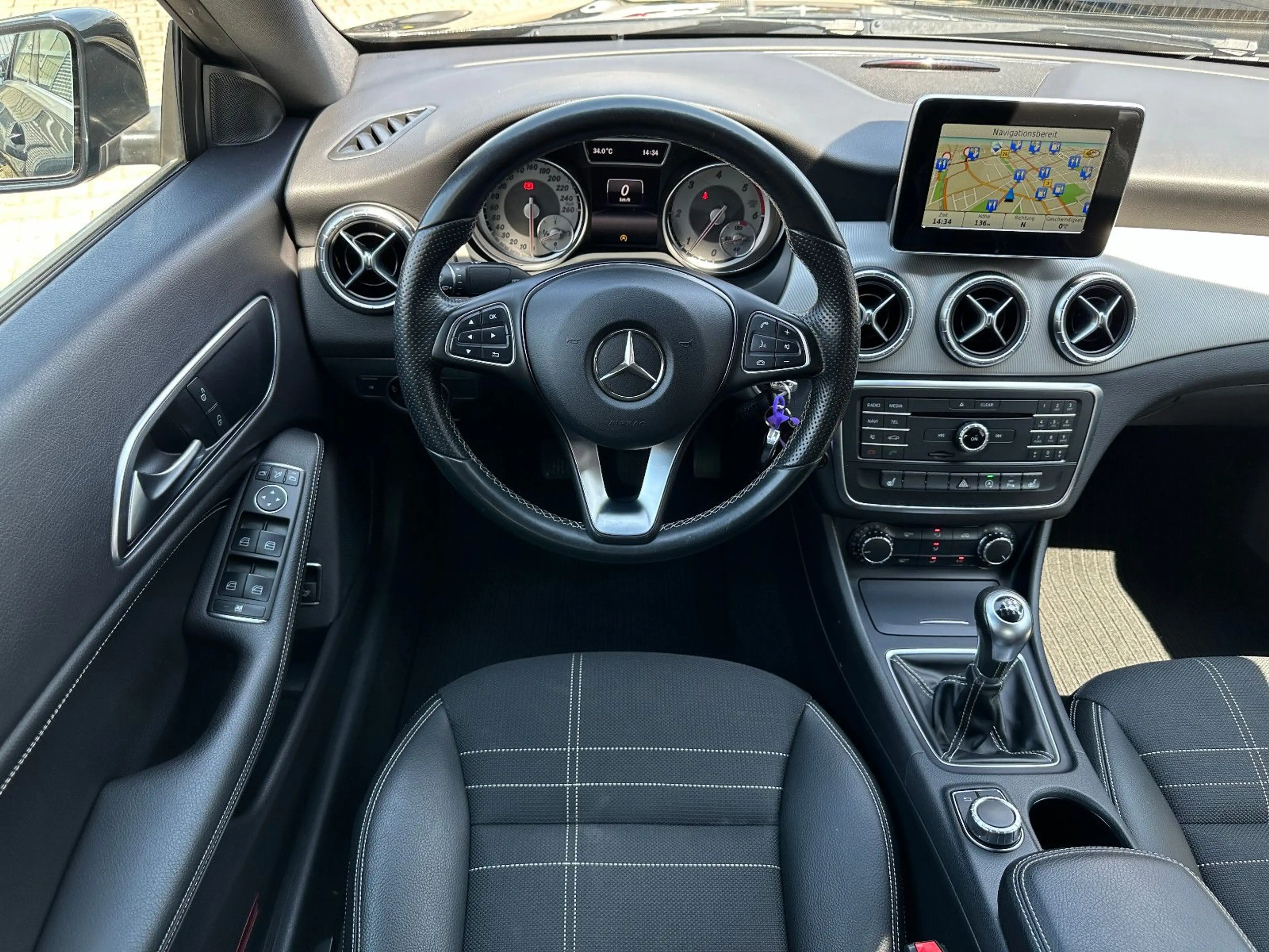 Mercedes-Benz CLA 200 CDI Navi/Bi-Xenon/SH/MeConnect/PDC — photo 8